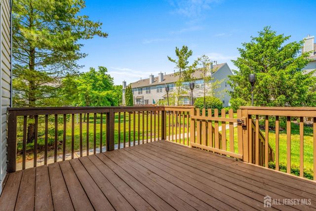 8 Ashley Court, Franklin Twsp, NJ 08873