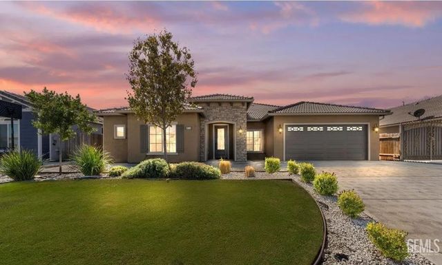 9713 Blountsville, Bakersfield, CA 93311