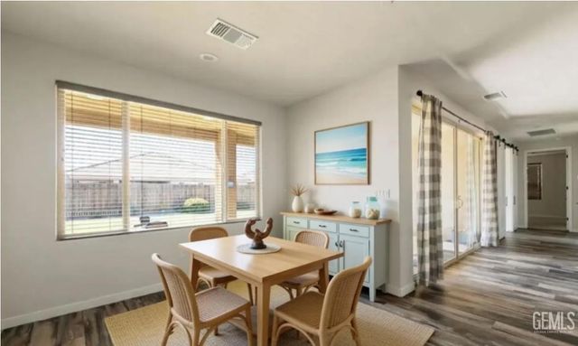 9713 Blountsville, Bakersfield, CA 93311