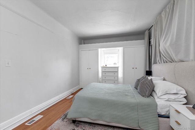 173 Cleveland Avenue, Mineola, NY 11501
