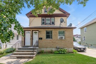 173 Cleveland Avenue, Mineola, NY 11501