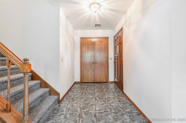 32069 Meadow Lane, Mannford, OK 74044