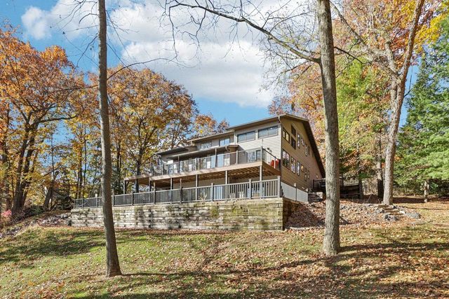 N5620 Thunderbird Road, Portage, WI 53901