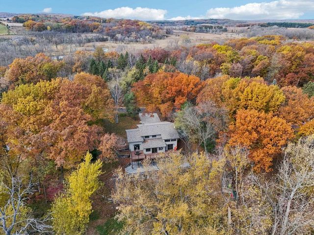 N5620 Thunderbird Road, Portage, WI 53901