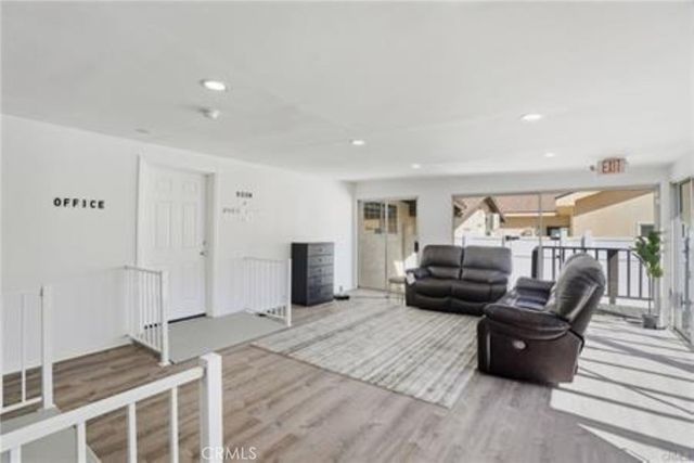 7958 Tampa, Reseda, CA 91335