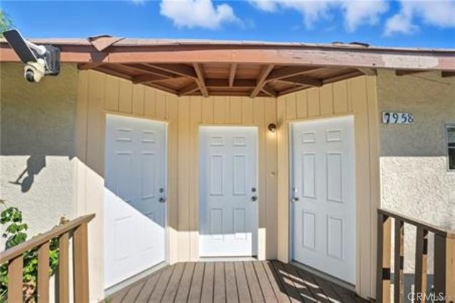 7958 Tampa, Reseda, CA 91335