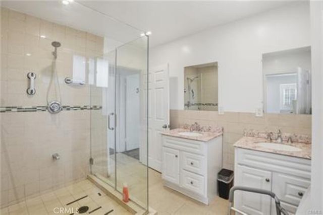 7958 Tampa, Reseda, CA 91335