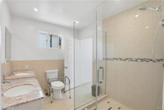 7958 Tampa, Reseda, CA 91335