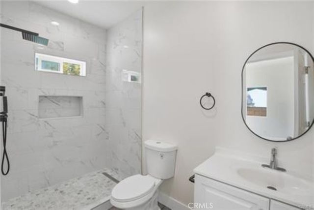 7958 Tampa, Reseda, CA 91335