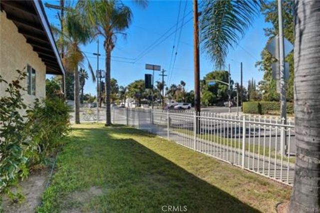 7958 Tampa, Reseda, CA 91335