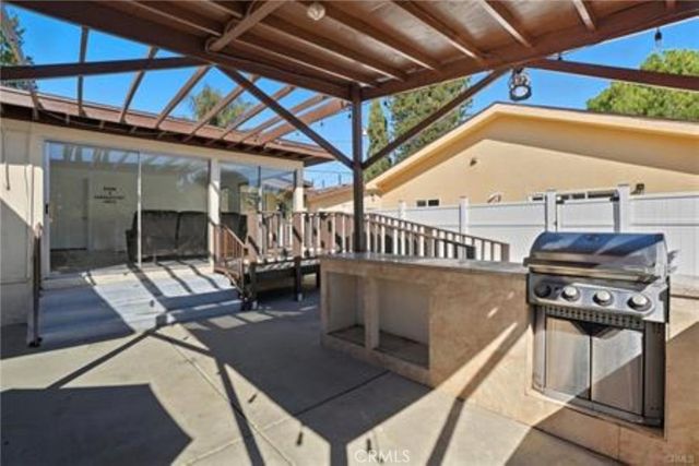 7958 Tampa, Reseda, CA 91335