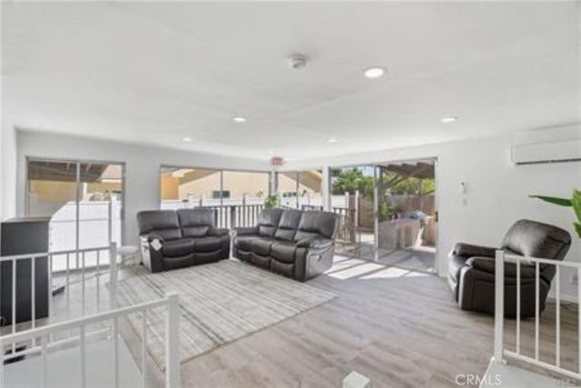 7958 Tampa, Reseda, CA 91335