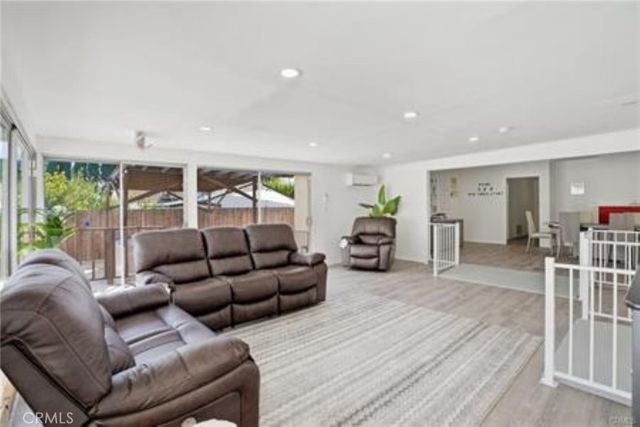 7958 Tampa, Reseda, CA 91335