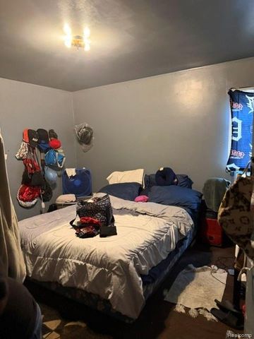 8426 Auburn Street, Detroit, MI 48228