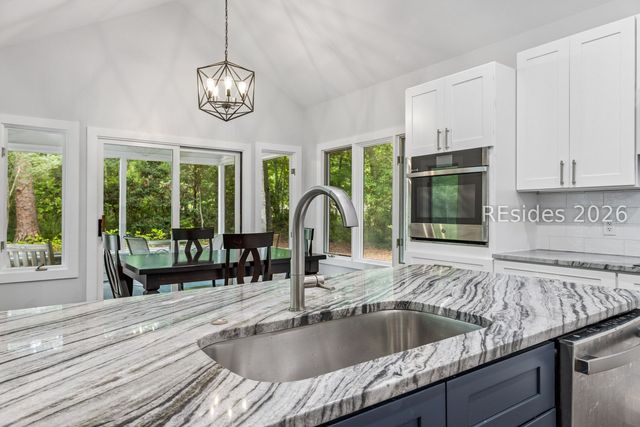 17 Balsams Ct, Hilton Head Island, SC 29926