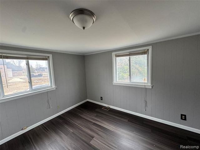 3165 Alpine Road, Troy, MI 48084