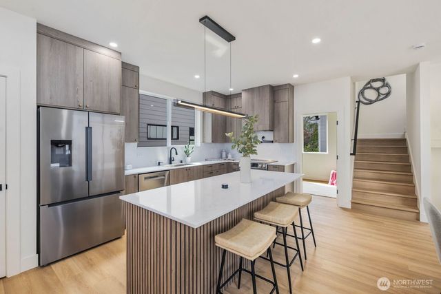 931 N 87th Street, Seattle, WA 98103