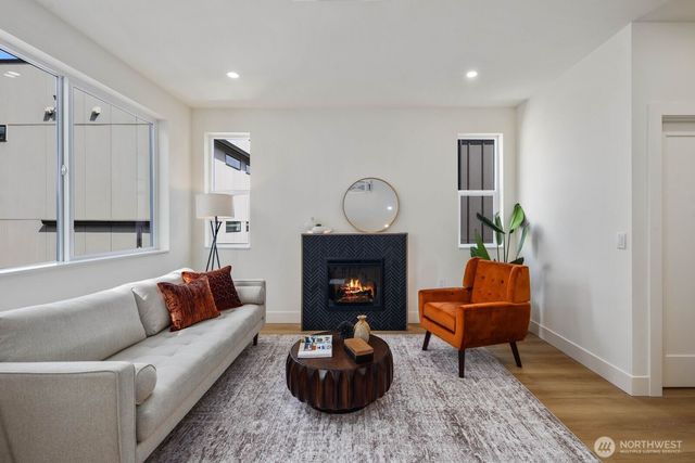 931 N 87th Street, Seattle, WA 98103