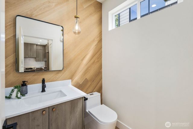 931 N 87th Street, Seattle, WA 98103