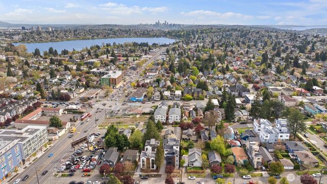931 N 87th Street, Seattle, WA 98103