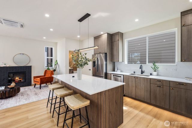 931 N 87th Street, Seattle, WA 98103