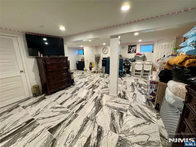 165 5th Avenue, Hawthorne, NJ 07524
