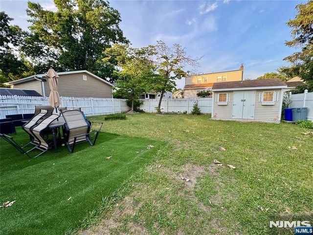 165 5th Avenue, Hawthorne, NJ 07524