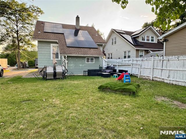 165 5th Avenue, Hawthorne, NJ 07524