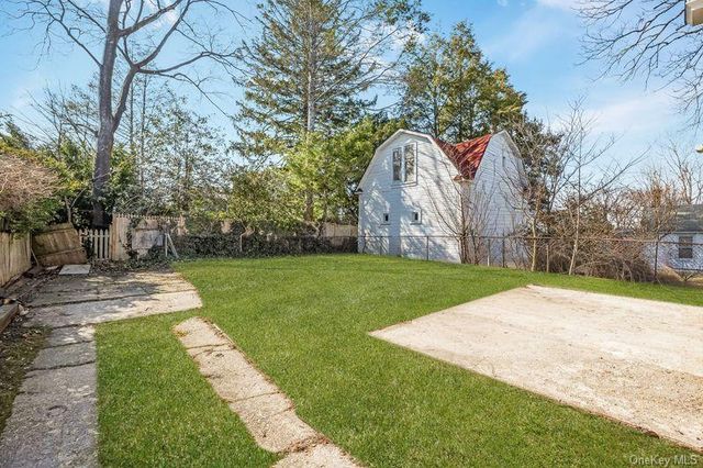 16 Mackey Avenue, Port Washington, NY 11050