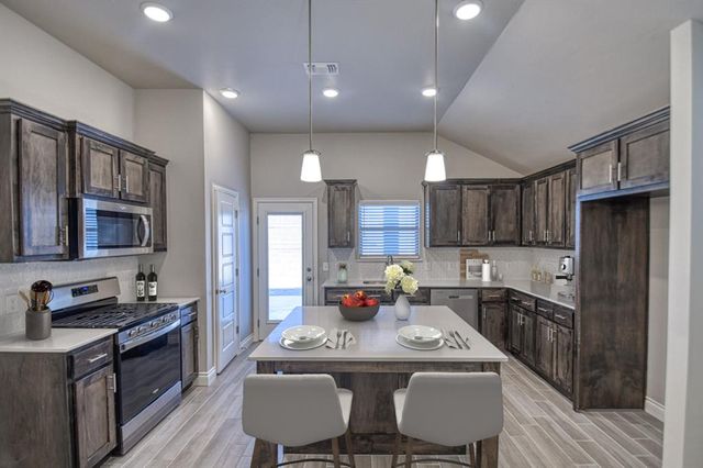12817 NW 4th Street, Yukon, OK 73099