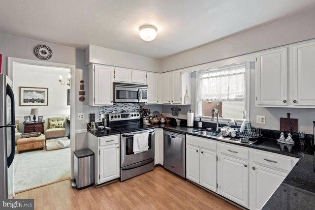 2131 SILENTREE DR, Vienna, VA 22182