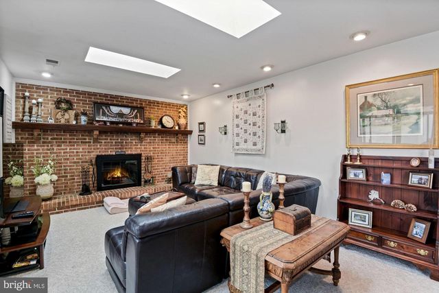 2131 SILENTREE DR, Vienna, VA 22182