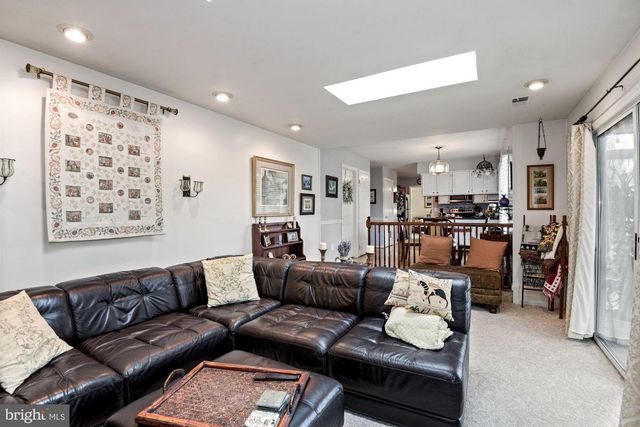 2131 SILENTREE DR, Vienna, VA 22182