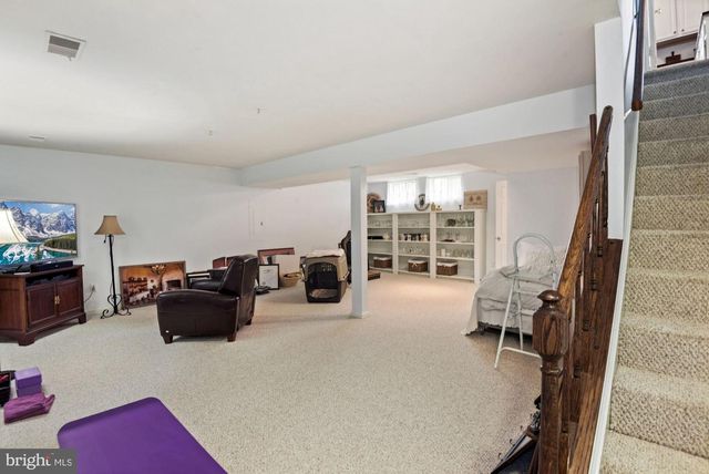 2131 SILENTREE DR, Vienna, VA 22182