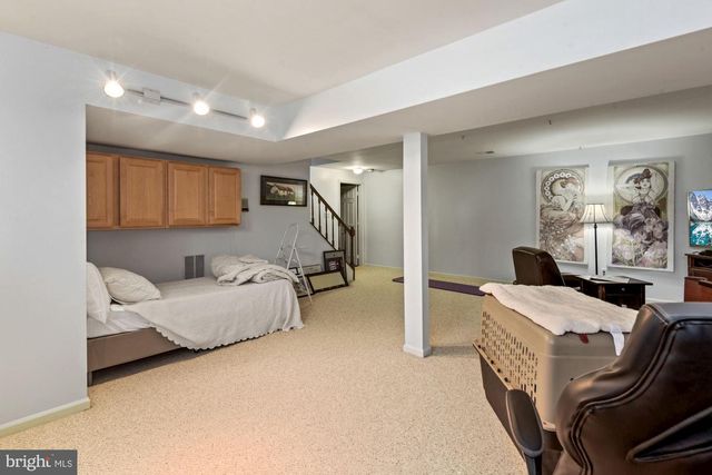 2131 SILENTREE DR, Vienna, VA 22182