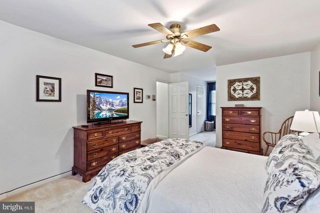 2131 SILENTREE DR, Vienna, VA 22182