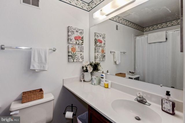 2131 SILENTREE DR, Vienna, VA 22182