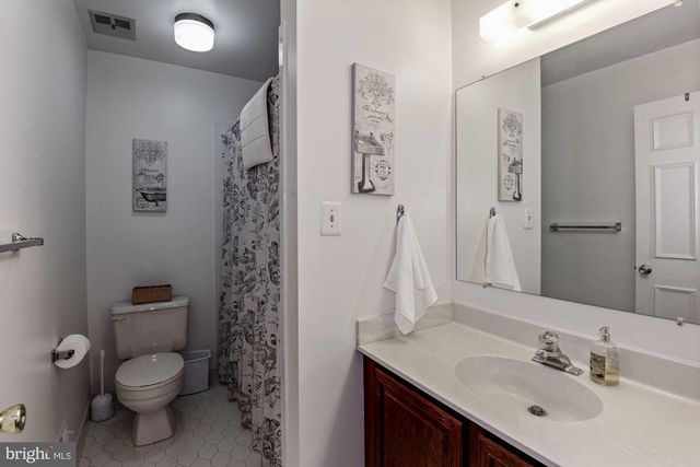 2131 SILENTREE DR, Vienna, VA 22182