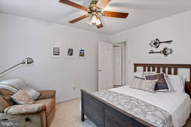 2131 SILENTREE DR, Vienna, VA 22182