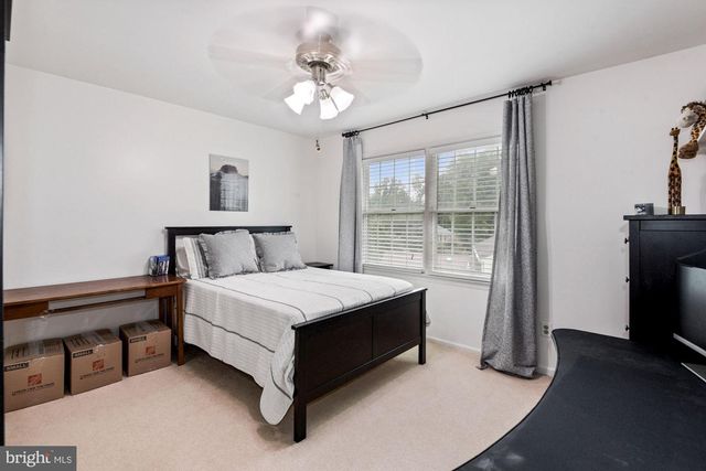 2131 SILENTREE DR, Vienna, VA 22182