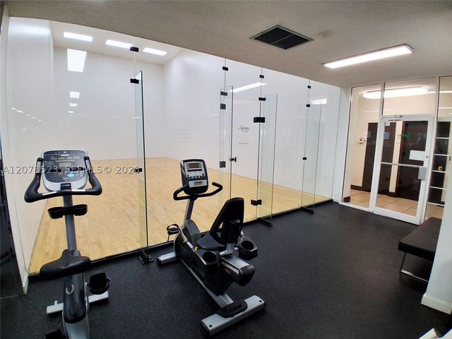 4621 NW 97 CT 4621, Doral, FL 33178