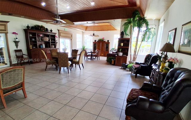 4621 NW 97 CT 4621, Doral, FL 33178