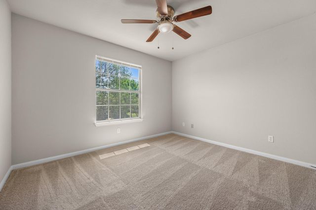 215 Gainer DR, Hutto, TX 78634
