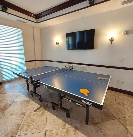 5077 NW 7th St 1111, Miami, FL 33126