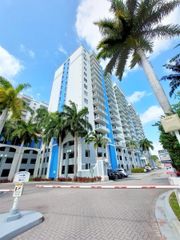 5077 NW 7th St 1111, Miami, FL 33126