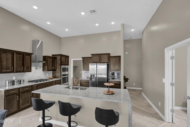 114 Daniel Lynn, Santa Teresa, NM 88008