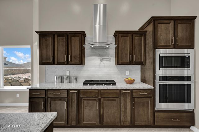 114 Daniel Lynn, Santa Teresa, NM 88008