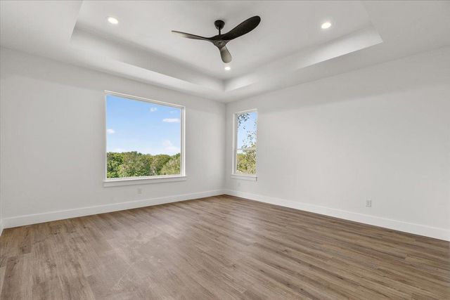 248 Kaukonahua LN, Bastrop, TX 78602