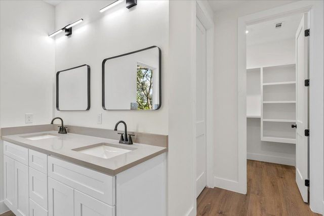 248 Kaukonahua LN, Bastrop, TX 78602