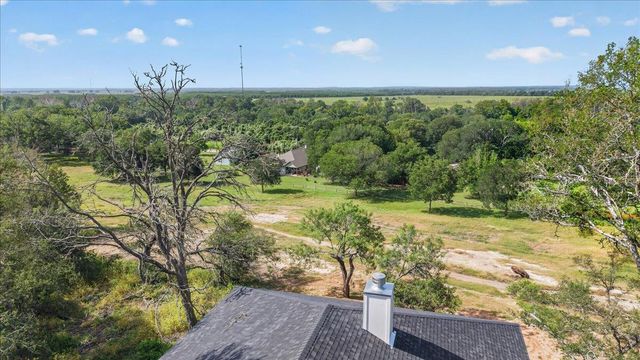 248 Kaukonahua LN, Bastrop, TX 78602